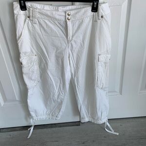 DKNY active cargo capris size 10